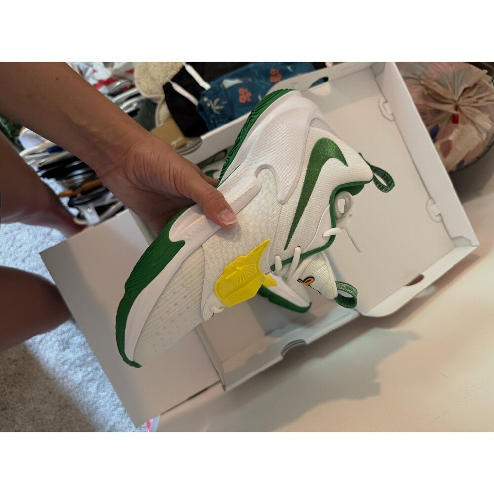 Nike Zoom Freak 3 Basketball Low Top Oregon Ducks PE White/Green/Yellow Men’s 9
